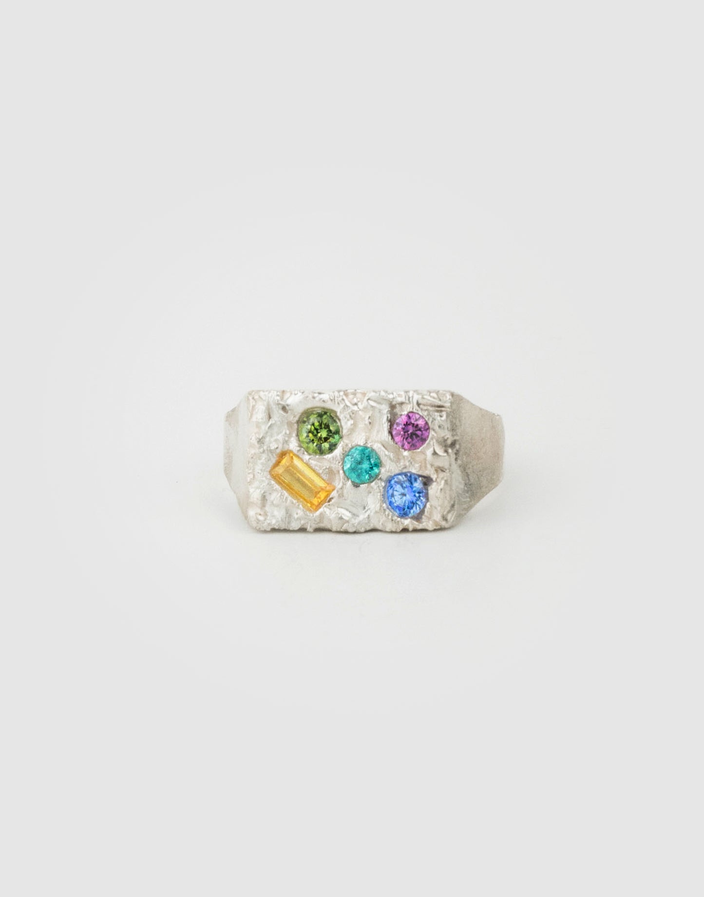 Nila Signet ring