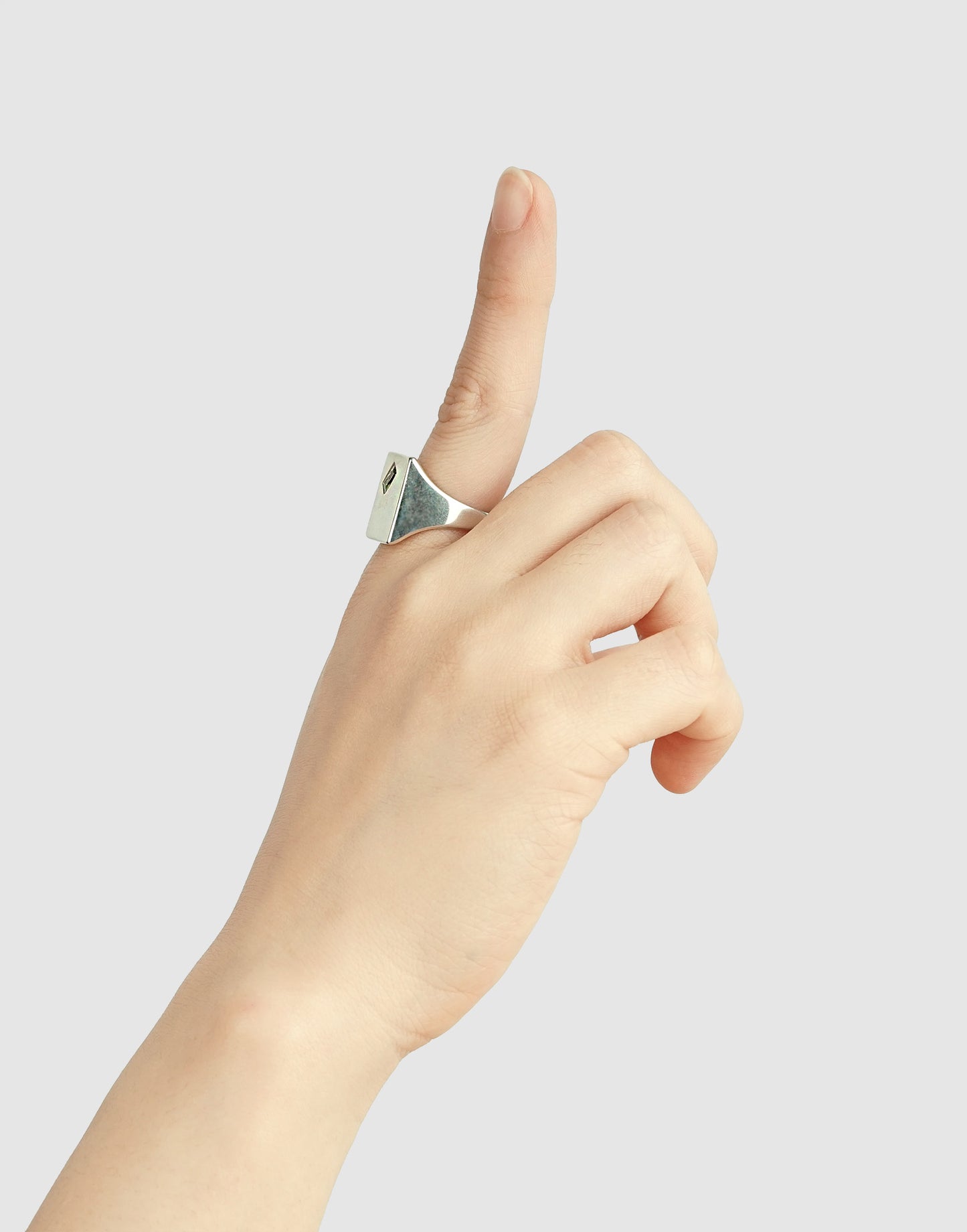 Ivy Signet ring (lime crystal)