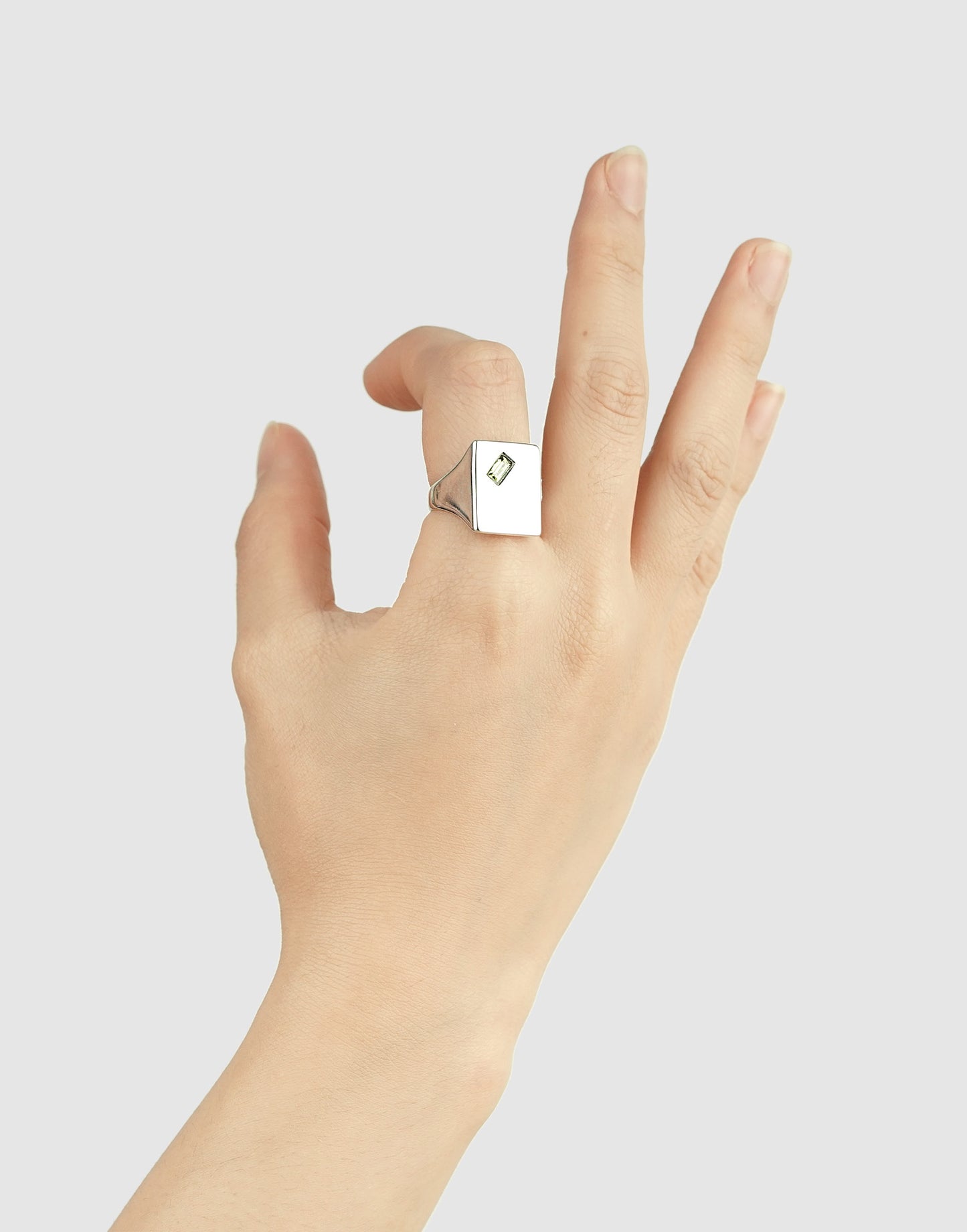 Ivy Signet ring (lime crystal)