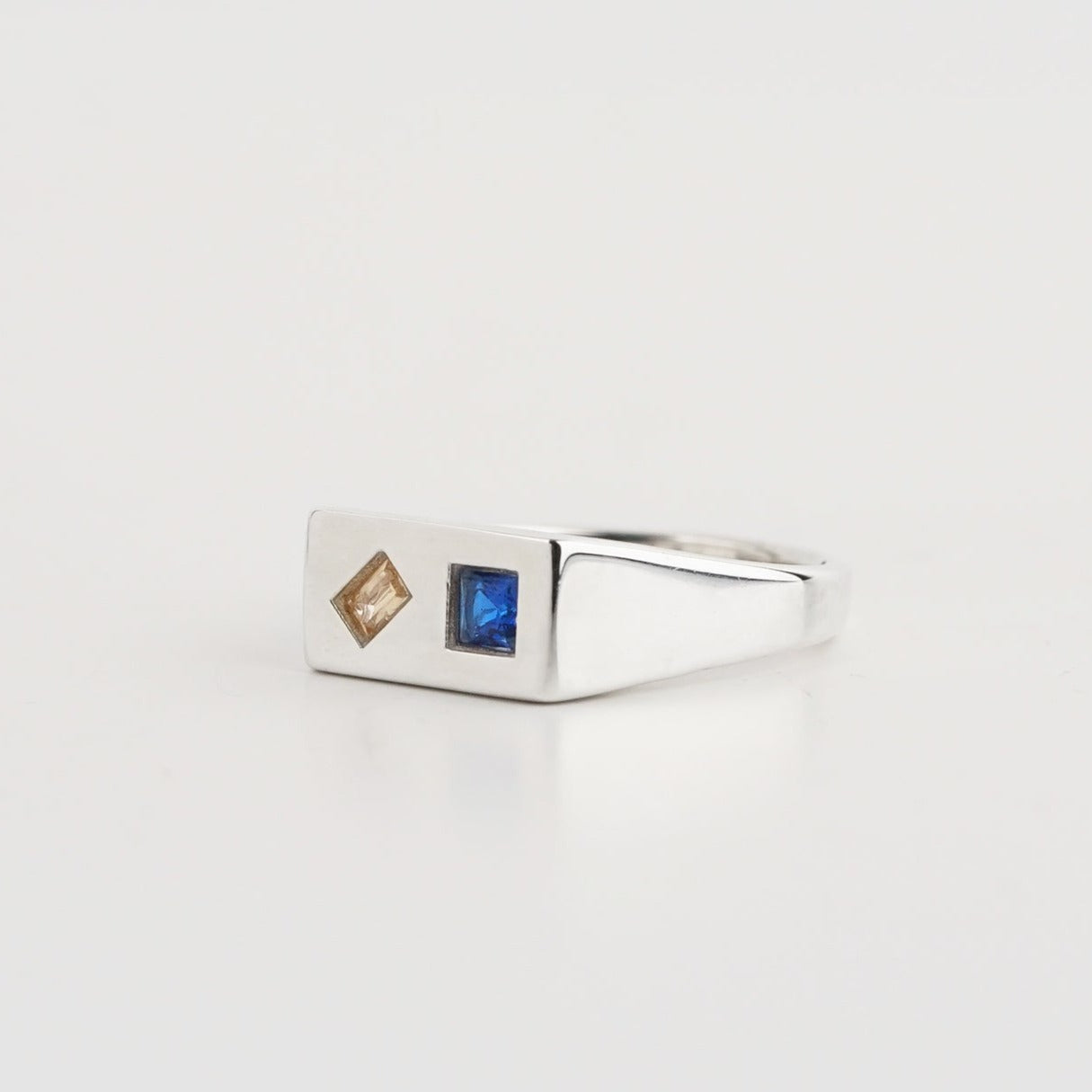Kelly Signet ring (blue smokey crystal)